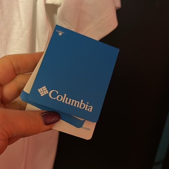 NWT Columbia pocket tshirt. White with blue/peach. XL. - Picture 4 of 15